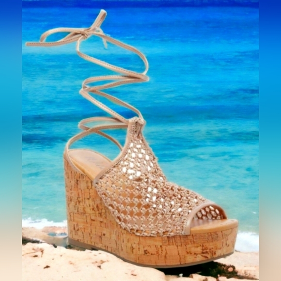 Wild Pair Shoes - Platform Wedge Sandals Size 7.5 NEW Strappy